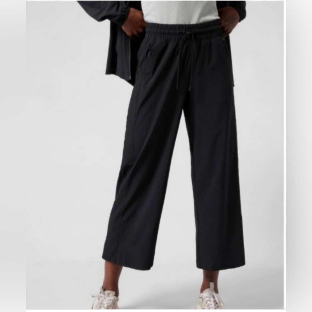 Athleta Avenue Wide Leg Crop Pant Black 12
